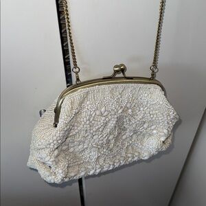 VTG Women's Cream/Ivory Beaded Crossbody Bag/clutchChain Strap Kiss Lock Purse